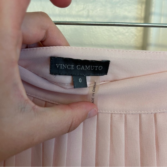 Vince Camuto Pink Pleated Mini Skirt Women’s Size Zero - Picture 2 of 7